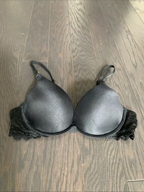 Victoria's Secret Black Lace-Accent Very Sexy Bra 34B